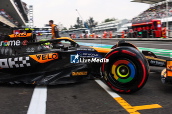 26/10/2024 - 04 NORRIS Lando (gbr), McLaren F1 Team MCL38, action during the Formula 1 Gran Premio de la Ciudad de Mexico 2024, 20th round of the 2024 Formula One World Championship from October 25 to 27, 2024 on the Autodromo Hermanos Rodriguez, in Mexico City, Mexico - F1 - MEXICO CITY GRAND PRIX 2024 - FORMULA 1 - MOTORI