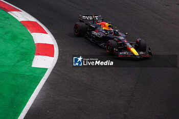 26/10/2024 - 01 VERSTAPPEN Max (nld), Red Bull Racing RB20, action during the Formula 1 Gran Premio de la Ciudad de Mexico 2024, 20th round of the 2024 Formula One World Championship from October 25 to 27, 2024 on the Autodromo Hermanos Rodriguez, in Mexico City, Mexico - F1 - MEXICO CITY GRAND PRIX 2024 - FORMULA 1 - MOTORI