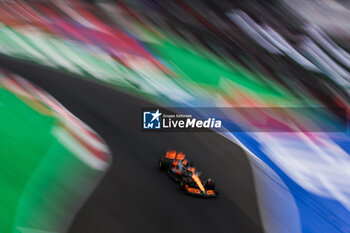 26/10/2024 - 81 PIASTRI Oscar (aus), McLaren F1 Team MCL38, action during the Formula 1 Gran Premio de la Ciudad de Mexico 2024, 20th round of the 2024 Formula One World Championship from October 25 to 27, 2024 on the Autodromo Hermanos Rodriguez, in Mexico City, Mexico - F1 - MEXICO CITY GRAND PRIX 2024 - FORMULA 1 - MOTORI