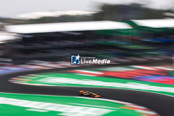 26/10/2024 - 04 NORRIS Lando (gbr), McLaren F1 Team MCL38, action during the Formula 1 Gran Premio de la Ciudad de Mexico 2024, 20th round of the 2024 Formula One World Championship from October 25 to 27, 2024 on the Autodromo Hermanos Rodriguez, in Mexico City, Mexico - F1 - MEXICO CITY GRAND PRIX 2024 - FORMULA 1 - MOTORI