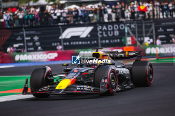 26/10/2024 - 01 VERSTAPPEN Max (nld), Red Bull Racing RB20, action during the Formula 1 Gran Premio de la Ciudad de Mexico 2024, 20th round of the 2024 Formula One World Championship from October 25 to 27, 2024 on the Autodromo Hermanos Rodriguez, in Mexico City, Mexico - F1 - MEXICO CITY GRAND PRIX 2024 - FORMULA 1 - MOTORI