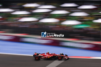 26/10/2024 - 55 SAINZ Carlos (spa), Scuderia Ferrari SF-24, action during the Formula 1 Gran Premio de la Ciudad de Mexico 2024, 20th round of the 2024 Formula One World Championship from October 25 to 27, 2024 on the Autodromo Hermanos Rodriguez, in Mexico City, Mexico - F1 - MEXICO CITY GRAND PRIX 2024 - FORMULA 1 - MOTORI