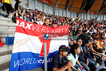 26/10/2024 - Mexican fans, supporter during the Formula 1 Gran Premio de la Ciudad de Mexico 2024, 20th round of the 2024 Formula One World Championship from October 25 to 27, 2024 on the Autodromo Hermanos Rodriguez, in Mexico City, Mexico - F1 - MEXICO CITY GRAND PRIX 2024 - FORMULA 1 - MOTORI