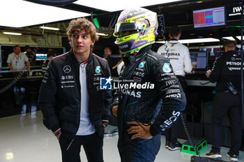 26/10/2024 - KIMI ANTONELLI Andrea (ita), Junior Driver of Mercedes AMG F1 Team, portrait and HAMILTON Lewis (gbr), Mercedes AMG F1 Team W15, portrait during the Formula 1 Gran Premio de la Ciudad de Mexico 2024, 20th round of the 2024 Formula One World Championship from October 25 to 27, 2024 on the Autodromo Hermanos Rodriguez, in Mexico City, Mexico - F1 - MEXICO CITY GRAND PRIX 2024 - FORMULA 1 - MOTORI