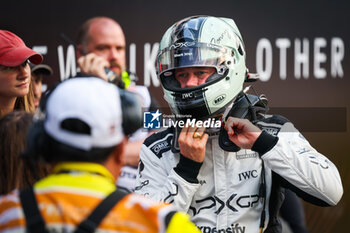 27/10/2024 - PITT Brad (USA), actor playing Sonny Hayes, driver of the fictional APX GP team in the Apex F1 movie by Apple Studios / Bruckheimer Films, portrait during the Formula 1 Gran Premio de la Ciudad de Mexico 2024, 20th round of the 2024 Formula One World Championship from October 25 to 27, 2024 on the Autodromo Hermanos Rodriguez, in Mexico City, Mexico - F1 - MEXICO CITY GRAND PRIX 2024 - FORMULA 1 - MOTORI