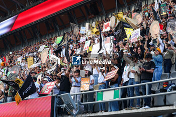 27/10/2024 - spectators, fans, of the APX GP Team for the Apex F1 movie by Apple Studios / Bruckheimer Films during the Formula 1 Gran Premio de la Ciudad de Mexico 2024, 20th round of the 2024 Formula One World Championship from October 25 to 27, 2024 on the Autodromo Hermanos Rodriguez, in Mexico City, Mexico - F1 - MEXICO CITY GRAND PRIX 2024 - FORMULA 1 - MOTORI