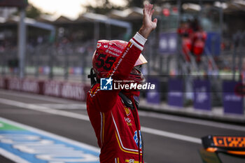 27/10/2024 - SAINZ Carlos (spa), Scuderia Ferrari SF-24, portrait celebrating his pole position during the Formula 1 Gran Premio de la Ciudad de Mexico 2024, 20th round of the 2024 Formula One World Championship from October 25 to 27, 2024 on the Autodromo Hermanos Rodriguez, in Mexico City, Mexico - F1 - MEXICO CITY GRAND PRIX 2024 - FORMULA 1 - MOTORI