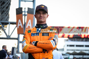 27/10/2024 - NORRIS Lando (gbr), McLaren F1 Team MCL38, portrait during the Formula 1 Gran Premio de la Ciudad de Mexico 2024, 20th round of the 2024 Formula One World Championship from October 25 to 27, 2024 on the Autodromo Hermanos Rodriguez, in Mexico City, Mexico - F1 - MEXICO CITY GRAND PRIX 2024 - FORMULA 1 - MOTORI