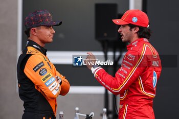 27/10/2024 - NORRIS Lando (gbr), McLaren F1 Team MCL38, portrait and SAINZ Carlos (spa), Scuderia Ferrari SF-24, portrait during the Formula 1 Gran Premio de la Ciudad de Mexico 2024, 20th round of the 2024 Formula One World Championship from October 25 to 27, 2024 on the Autodromo Hermanos Rodriguez, in Mexico City, Mexico - F1 - MEXICO CITY GRAND PRIX 2024 - FORMULA 1 - MOTORI