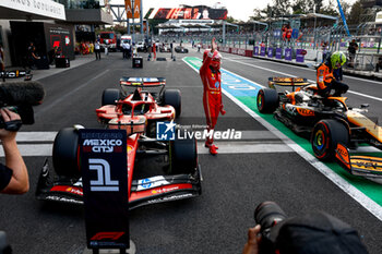 27/10/2024 - SAINZ Carlos (spa), Scuderia Ferrari SF-24, portrait during the Formula 1 Gran Premio de la Ciudad de Mexico 2024, 20th round of the 2024 Formula One World Championship from October 25 to 27, 2024 on the Autodromo Hermanos Rodriguez, in Mexico City, Mexico - F1 - MEXICO CITY GRAND PRIX 2024 - FORMULA 1 - MOTORI