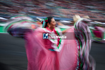 27/10/2024 - Dancers during the Formula 1 Gran Premio de la Ciudad de Mexico 2024, 20th round of the 2024 Formula One World Championship from October 25 to 27, 2024 on the Autodromo Hermanos Rodriguez, in Mexico City, Mexico - F1 - MEXICO CITY GRAND PRIX 2024 - FORMULA 1 - MOTORI