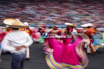 27/10/2024 - Dancers during the Formula 1 Gran Premio de la Ciudad de Mexico 2024, 20th round of the 2024 Formula One World Championship from October 25 to 27, 2024 on the Autodromo Hermanos Rodriguez, in Mexico City, Mexico - F1 - MEXICO CITY GRAND PRIX 2024 - FORMULA 1 - MOTORI