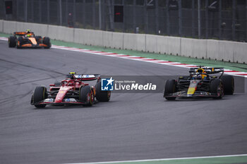 27/10/2024 - 55 SAINZ Carlos (spa), Scuderia Ferrari SF-24, 01 VERSTAPPEN Max (nld), Red Bull Racing RB20, action during the Formula 1 Gran Premio de la Ciudad de Mexico 2024, 20th round of the 2024 Formula One World Championship from October 25 to 27, 2024 on the Autodromo Hermanos Rodriguez, in Mexico City, Mexico - F1 - MEXICO CITY GRAND PRIX 2024 - FORMULA 1 - MOTORI