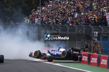 27/10/2024 - 22 TSUNODA Yuki (jap), Visa Cash App RB F1 Team VCARB 01, action crash at the start during the Formula 1 Gran Premio de la Ciudad de Mexico 2024, 20th round of the 2024 Formula One World Championship from October 25 to 27, 2024 on the Autodromo Hermanos Rodriguez, in Mexico City, Mexico - F1 - MEXICO CITY GRAND PRIX 2024 - FORMULA 1 - MOTORI