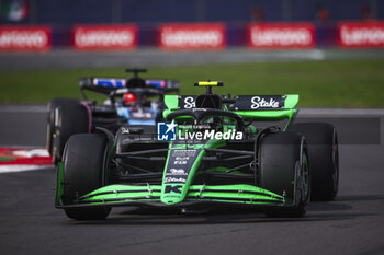 27/10/2024 - 24 ZHOU Guanyu (chi), Stake F1 Team Kick Sauber C44, action during the Formula 1 Gran Premio de la Ciudad de Mexico 2024, 20th round of the 2024 Formula One World Championship from October 25 to 27, 2024 on the Autodromo Hermanos Rodriguez, in Mexico City, Mexico - F1 - MEXICO CITY GRAND PRIX 2024 - FORMULA 1 - MOTORI