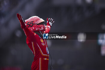 27/10/2024 - SAINZ Carlos (spa), Scuderia Ferrari SF-24, portrait celebrating his win during the Formula 1 Gran Premio de la Ciudad de Mexico 2024, 20th round of the 2024 Formula One World Championship from October 25 to 27, 2024 on the Autodromo Hermanos Rodriguez, in Mexico City, Mexico - F1 - MEXICO CITY GRAND PRIX 2024 - FORMULA 1 - MOTORI