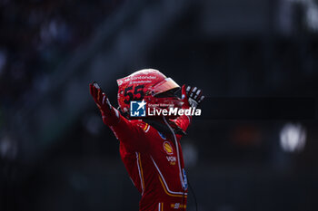 27/10/2024 - SAINZ Carlos (spa), Scuderia Ferrari SF-24, portrait celebration during the Formula 1 Gran Premio de la Ciudad de Mexico 2024, 20th round of the 2024 Formula One World Championship from October 25 to 27, 2024 on the Autodromo Hermanos Rodriguez, in Mexico City, Mexico - F1 - MEXICO CITY GRAND PRIX 2024 - FORMULA 1 - MOTORI