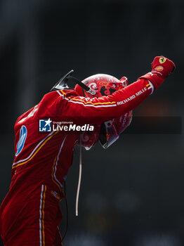 27/10/2024 - SAINZ Carlos (spa), Scuderia Ferrari SF-24, portrait celebration during the Formula 1 Gran Premio de la Ciudad de Mexico 2024, 20th round of the 2024 Formula One World Championship from October 25 to 27, 2024 on the Autodromo Hermanos Rodriguez, in Mexico City, Mexico - F1 - MEXICO CITY GRAND PRIX 2024 - FORMULA 1 - MOTORI