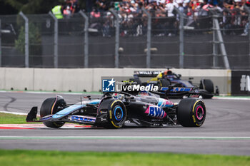 27/10/2024 - 10 and 23 ALBON Alexander (tha), Williams Racing FW45, action during the Formula 1 Gran Premio de la Ciudad de Mexico 2024, 20th round of the 2024 Formula One World Championship from October 25 to 27, 2024 on the Autodromo Hermanos Rodriguez, in Mexico City, Mexico - F1 - MEXICO CITY GRAND PRIX 2024 - FORMULA 1 - MOTORI