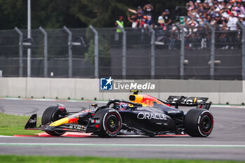 27/10/2024 - 11 PEREZ Sergio (mex), Red Bull Racing RB20, action during the Formula 1 Gran Premio de la Ciudad de Mexico 2024, 20th round of the 2024 Formula One World Championship from October 25 to 27, 2024 on the Autodromo Hermanos Rodriguez, in Mexico City, Mexico - F1 - MEXICO CITY GRAND PRIX 2024 - FORMULA 1 - MOTORI