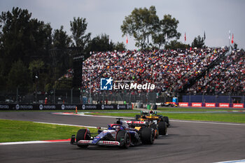 27/10/2024 - 30 LAWSON Liam (nzl), Visa Cash App RB F1 Team VCARB 01, action, 81 PIASTRI Oscar (aus), McLaren F1 Team MCL38, action and 44 HAMILTON Lewis (gbr), Mercedes AMG F1 Team W15, action during the Formula 1 Gran Premio de la Ciudad de Mexico 2024, 20th round of the 2024 Formula One World Championship from October 25 to 27, 2024 on the Autodromo Hermanos Rodriguez, in Mexico City, Mexico - F1 - MEXICO CITY GRAND PRIX 2024 - FORMULA 1 - MOTORI