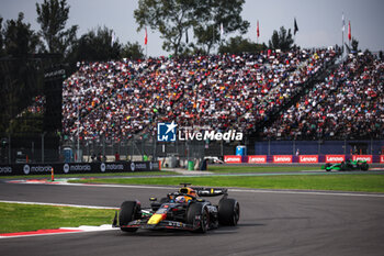 27/10/2024 - 01 VERSTAPPEN Max (nld), Red Bull Racing RB20, action during the Formula 1 Gran Premio de la Ciudad de Mexico 2024, 20th round of the 2024 Formula One World Championship from October 25 to 27, 2024 on the Autodromo Hermanos Rodriguez, in Mexico City, Mexico - F1 - MEXICO CITY GRAND PRIX 2024 - FORMULA 1 - MOTORI