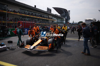 27/10/2024 - NORRIS Lando (gbr), McLaren F1 Team MCL38, portrait during the Formula 1 Gran Premio de la Ciudad de Mexico 2024, 20th round of the 2024 Formula One World Championship from October 25 to 27, 2024 on the Autodromo Hermanos Rodriguez, in Mexico City, Mexico - F1 - MEXICO CITY GRAND PRIX 2024 - FORMULA 1 - MOTORI