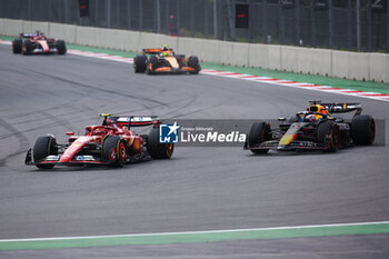 27/10/2024 - 55 SAINZ Carlos (spa), Scuderia Ferrari SF-24, action and 01 VERSTAPPEN Max (nld), Red Bull Racing RB20, action during the Formula 1 Gran Premio de la Ciudad de Mexico 2024, 20th round of the 2024 Formula One World Championship from October 25 to 27, 2024 on the Autodromo Hermanos Rodriguez, in Mexico City, Mexico - F1 - MEXICO CITY GRAND PRIX 2024 - FORMULA 1 - MOTORI