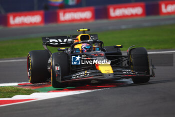 27/10/2024 - 11 PEREZ Sergio (mex), Red Bull Racing RB20, action during the Formula 1 Gran Premio de la Ciudad de Mexico 2024, 20th round of the 2024 Formula One World Championship from October 25 to 27, 2024 on the Autodromo Hermanos Rodriguez, in Mexico City, Mexico - F1 - MEXICO CITY GRAND PRIX 2024 - FORMULA 1 - MOTORI