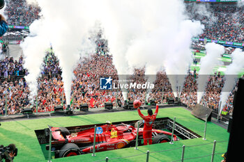 27/10/2024 - SAINZ Carlos (spa), Scuderia Ferrari SF-24, portrait podium celebration during the Formula 1 Gran Premio de la Ciudad de Mexico 2024, 20th round of the 2024 Formula One World Championship from October 25 to 27, 2024 on the Autodromo Hermanos Rodriguez, in Mexico City, Mexico - F1 - MEXICO CITY GRAND PRIX 2024 - FORMULA 1 - MOTORI