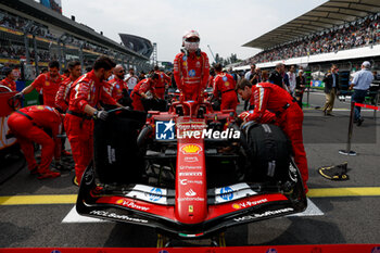 27/10/2024 - LECLERC Charles (mco), Scuderia Ferrari SF-24, portrait during the Formula 1 Gran Premio de la Ciudad de Mexico 2024, 20th round of the 2024 Formula One World Championship from October 25 to 27, 2024 on the Autodromo Hermanos Rodriguez, in Mexico City, Mexico - F1 - MEXICO CITY GRAND PRIX 2024 - FORMULA 1 - MOTORI