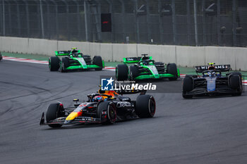 27/10/2024 - 11 PEREZ Sergio (mex), Red Bull Racing RB20, 43 COLAPINTO Franco (arg), Williams Racing FW46, action during the Formula 1 Gran Premio de la Ciudad de Mexico 2024, 20th round of the 2024 Formula One World Championship from October 25 to 27, 2024 on the Autodromo Hermanos Rodriguez, in Mexico City, Mexico - F1 - MEXICO CITY GRAND PRIX 2024 - FORMULA 1 - MOTORI