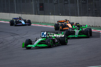 27/10/2024 - 77 BOTTAS Valtteri (fin), Stake F1 Team Kick Sauber C44, 24 ZHOU Guanyu (chi), Stake F1 Team Kick Sauber C44, action during the Formula 1 Gran Premio de la Ciudad de Mexico 2024, 20th round of the 2024 Formula One World Championship from October 25 to 27, 2024 on the Autodromo Hermanos Rodriguez, in Mexico City, Mexico - F1 - MEXICO CITY GRAND PRIX 2024 - FORMULA 1 - MOTORI