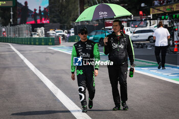 27/10/2024 - ZHOU Guanyu (chi), Stake F1 Team Kick Sauber C44, portrait during the Formula 1 Gran Premio de la Ciudad de Mexico 2024, 20th round of the 2024 Formula One World Championship from October 25 to 27, 2024 on the Autodromo Hermanos Rodriguez, in Mexico City, Mexico - F1 - MEXICO CITY GRAND PRIX 2024 - FORMULA 1 - MOTORI