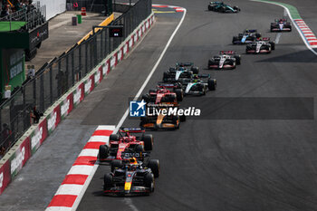 27/10/2024 - 01 VERSTAPPEN Max (nld), Red Bull Racing RB20, 55 SAINZ Carlos (spa), Scuderia Ferrari SF-24, 04 NORRIS Lando (gbr), McLaren F1 Team MCL38, action during the Formula 1 Gran Premio de la Ciudad de Mexico 2024, 20th round of the 2024 Formula One World Championship from October 25 to 27, 2024 on the Autodromo Hermanos Rodriguez, in Mexico City, Mexico - F1 - MEXICO CITY GRAND PRIX 2024 - FORMULA 1 - MOTORI