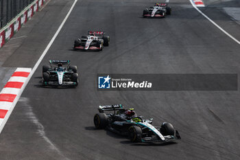 27/10/2024 - 44 HAMILTON Lewis (gbr), Mercedes AMG F1 Team W15, 63 RUSSELL George (gbr), Mercedes AMG F1 Team W15, action during the Formula 1 Gran Premio de la Ciudad de Mexico 2024, 20th round of the 2024 Formula One World Championship from October 25 to 27, 2024 on the Autodromo Hermanos Rodriguez, in Mexico City, Mexico - F1 - MEXICO CITY GRAND PRIX 2024 - FORMULA 1 - MOTORI