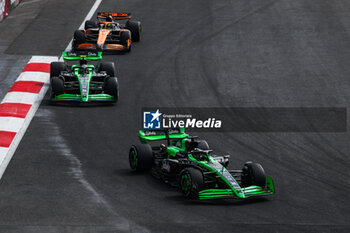 27/10/2024 - 77 BOTTAS Valtteri (fin), Stake F1 Team Kick Sauber C44, 24 ZHOU Guanyu (chi), Stake F1 Team Kick Sauber C44, action during the Formula 1 Gran Premio de la Ciudad de Mexico 2024, 20th round of the 2024 Formula One World Championship from October 25 to 27, 2024 on the Autodromo Hermanos Rodriguez, in Mexico City, Mexico - F1 - MEXICO CITY GRAND PRIX 2024 - FORMULA 1 - MOTORI