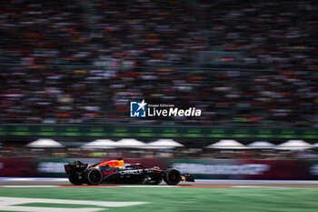 27/10/2024 - 01 VERSTAPPEN Max (nld), Red Bull Racing RB20, action during the Formula 1 Gran Premio de la Ciudad de Mexico 2024, 20th round of the 2024 Formula One World Championship from October 25 to 27, 2024 on the Autodromo Hermanos Rodriguez, in Mexico City, Mexico - F1 - MEXICO CITY GRAND PRIX 2024 - FORMULA 1 - MOTORI