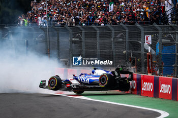 27/10/2024 - 22 TSUNODA Yuki (jap), Visa Cash App RB F1 Team VCARB 01, action crash, accident, with a TV cameraman filming, during the Formula 1 Gran Premio de la Ciudad de Mexico 2024, 20th round of the 2024 Formula One World Championship from October 25 to 27, 2024 on the Autodromo Hermanos Rodriguez, in Mexico City, Mexico - F1 - MEXICO CITY GRAND PRIX 2024 - FORMULA 1 - MOTORI