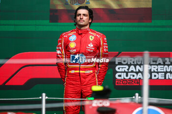 2024-10-28 - SAINZ Carlos (spa), Scuderia Ferrari SF-24, portrait podium celebration during the Formula 1 Gran Premio de la Ciudad de Mexico 2024, 20th round of the 2024 Formula One World Championship from October 25 to 27, 2024 on the Autodromo Hermanos Rodriguez, in Mexico City, Mexico - F1 - MEXICO CITY GRAND PRIX 2024 - FORMULA 1 - MOTORS