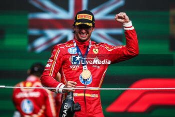 2024-10-28 - SAINZ Carlos (spa), Scuderia Ferrari SF-24, portrait podium celebration during the Formula 1 Gran Premio de la Ciudad de Mexico 2024, 20th round of the 2024 Formula One World Championship from October 25 to 27, 2024 on the Autodromo Hermanos Rodriguez, in Mexico City, Mexico - F1 - MEXICO CITY GRAND PRIX 2024 - FORMULA 1 - MOTORS