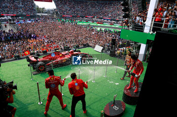 2024-10-28 - SAINZ Carlos (spa), Scuderia Ferrari SF-24, portrait podium celebration during the Formula 1 Gran Premio de la Ciudad de Mexico 2024, 20th round of the 2024 Formula One World Championship from October 25 to 27, 2024 on the Autodromo Hermanos Rodriguez, in Mexico City, Mexico - F1 - MEXICO CITY GRAND PRIX 2024 - FORMULA 1 - MOTORS