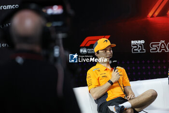 31/10/2024 - PIASTRI Oscar (aus), McLaren F1 Team MCL38, portrait press conference during the Formula 1 Grande Premio de Sao Paulo 2024, 21th round of the 2024 Formula One World Championship from November 1 to 3, 2024 on the Interlagos Circuit, in Sao Paulo, Brazil - F1 - SAO PAULO GRAND PRIX 2024 - FORMULA 1 - MOTORI