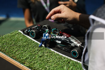 31/10/2024 - 44 HAMILTON Lewis (gbr), Mercedes AMG F1 Team W15, action marshall, commissaire de piste, marshal, marshalls, marshals during the Formula 1 Grande Premio de Sao Paulo 2024, 21th round of the 2024 Formula One World Championship from November 1 to 3, 2024 on the Interlagos Circuit, in Sao Paulo, Brazil - F1 - SAO PAULO GRAND PRIX 2024 - FORMULA 1 - MOTORI