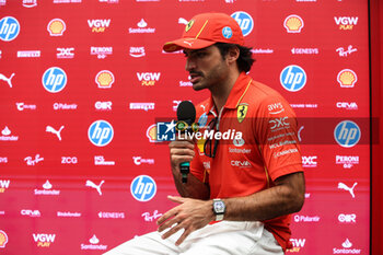 31/10/2024 - SAINZ Carlos (spa), Scuderia Ferrari SF-24, portrait during the Formula 1 Grande Premio de Sao Paulo 2024, 21th round of the 2024 Formula One World Championship from November 1 to 3, 2024 on the Interlagos Circuit, in Sao Paulo, Brazil - F1 - SAO PAULO GRAND PRIX 2024 - FORMULA 1 - MOTORI