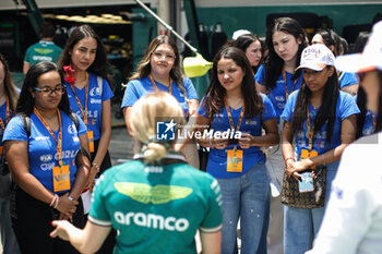 31/10/2024 - FIA Girls on track during the Formula 1 Grande Premio de Sao Paulo 2024, 21th round of the 2024 Formula One World Championship from November 1 to 3, 2024 on the Interlagos Circuit, in Sao Paulo, Brazil - F1 - SAO PAULO GRAND PRIX 2024 - FORMULA 1 - MOTORI