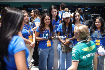 31/10/2024 - FIA Girls on track during the Formula 1 Grande Premio de Sao Paulo 2024, 21th round of the 2024 Formula One World Championship from November 1 to 3, 2024 on the Interlagos Circuit, in Sao Paulo, Brazil - F1 - SAO PAULO GRAND PRIX 2024 - FORMULA 1 - MOTORI