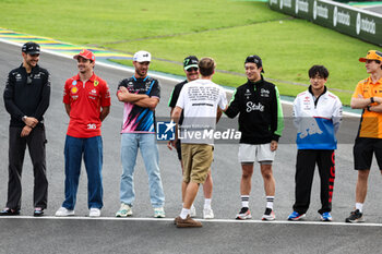 31/10/2024 - All drivers paying tribute to Ayrton Senna, with Sebastian Vettel, during the Formula 1 Grande Premio de Sao Paulo 2024, 21th round of the 2024 Formula One World Championship from November 1 to 3, 2024 on the Interlagos Circuit, in Sao Paulo, Brazil - F1 - SAO PAULO GRAND PRIX 2024 - FORMULA 1 - MOTORI