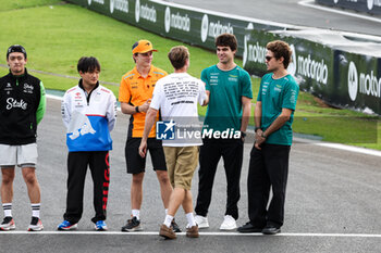 31/10/2024 - All drivers paying tribute to Ayrton Senna, with Sebastian Vettel, during the Formula 1 Grande Premio de Sao Paulo 2024, 21th round of the 2024 Formula One World Championship from November 1 to 3, 2024 on the Interlagos Circuit, in Sao Paulo, Brazil - F1 - SAO PAULO GRAND PRIX 2024 - FORMULA 1 - MOTORI