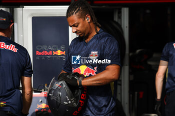 31/10/2024 - Red Bull Racing mechanic, mecanicien, mechanics during the Formula 1 Grande Premio de Sao Paulo 2024, 21th round of the 2024 Formula One World Championship from November 1 to 3, 2024 on the Interlagos Circuit, in Sao Paulo, Brazil - F1 - SAO PAULO GRAND PRIX 2024 - FORMULA 1 - MOTORI